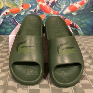 Lacoste slides are slightly used & in very good condition
Size women UK 7, US 9